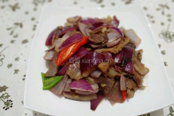 洋葱炒卤牛肉的做法图解1