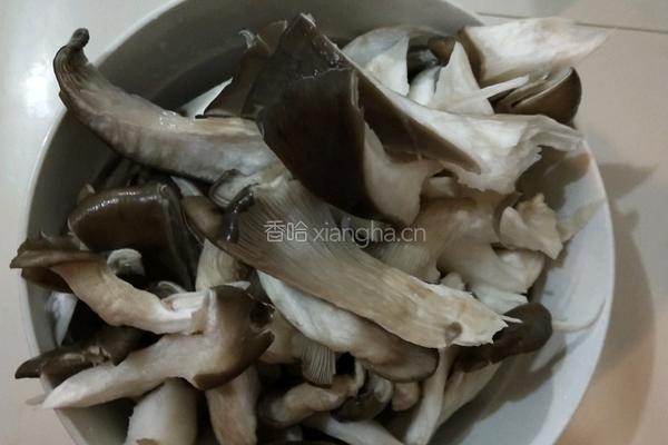 炒鲜蘑的做法图解1