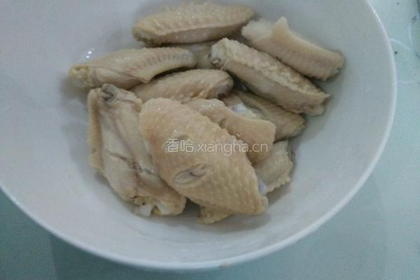 炸脆皮鸡翅的做法图解1