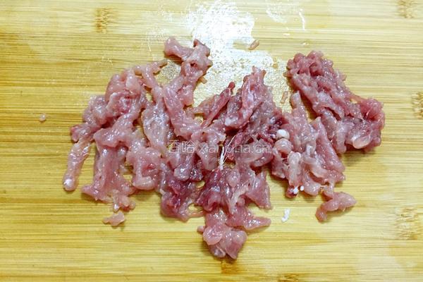 榨菜肉丝的做法图解1