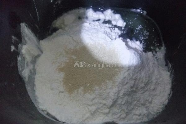 草莓奥利奥软欧的做法图解1