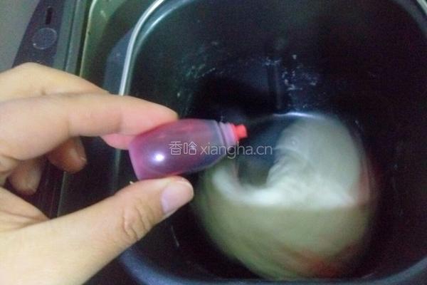 草莓奥利奥软欧的做法图解2