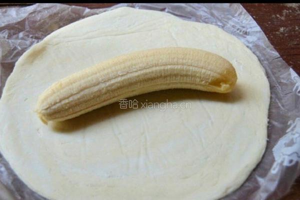 香蕉一口酥的做法图解1
