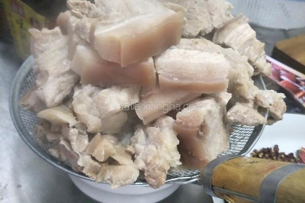 川味香辣红烧肉的做法图解3