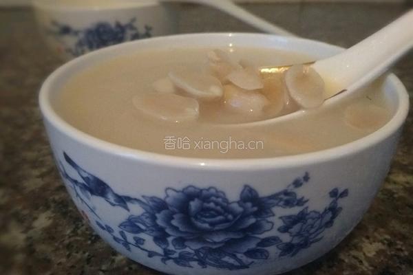 冰糖花生浓汤的做法图解1