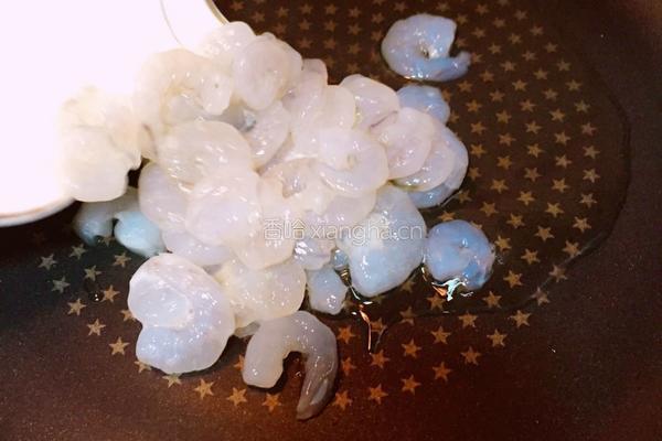 西芹虾仁炒腰果的做法图解8