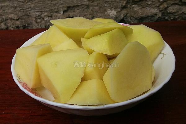 土豆黄焖鸡的做法图解3