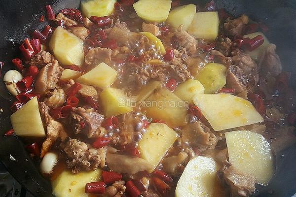 土豆黄焖鸡的做法图解12