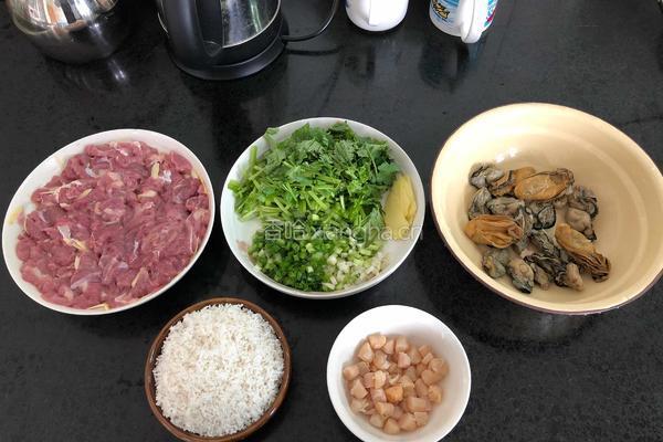 金蚝瑶柱瘦肉粥的做法图解5