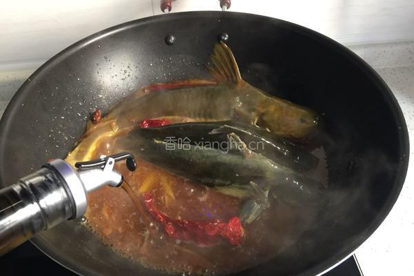 酱烧黄颡鱼的做法图解6