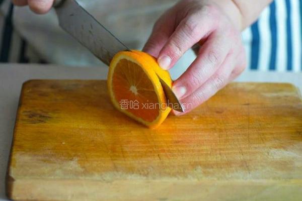 秘制橙香鸡腿的做法图解1