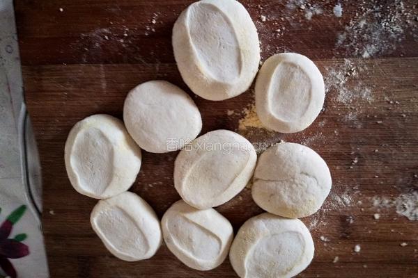 糯米豆沙饼的做法图解6