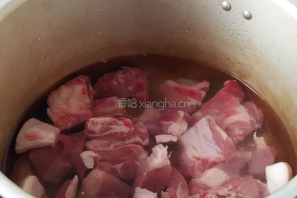 炖排骨的做法图解1