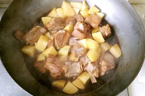 排骨炖土豆的做法图解9
