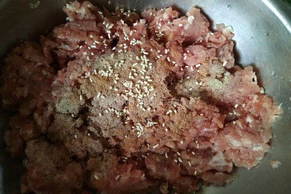 水烫丸子的做法图解3