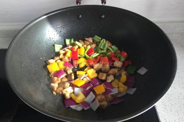 彩椒肉丁的做法图解7
