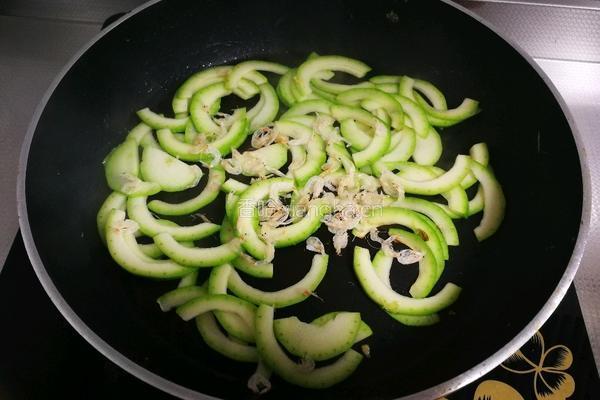 角瓜炒鸡蛋的做法图解4