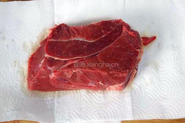 芒果牛肉的做法图解1