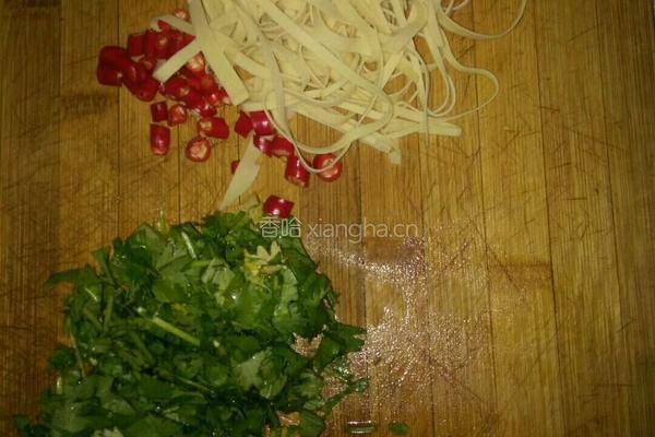 家常鸭血豆腐汤的做法图解1