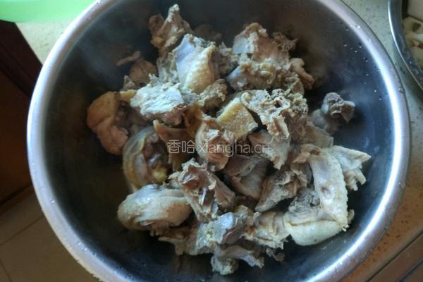 莲藕山药公鸡汤的做法图解4