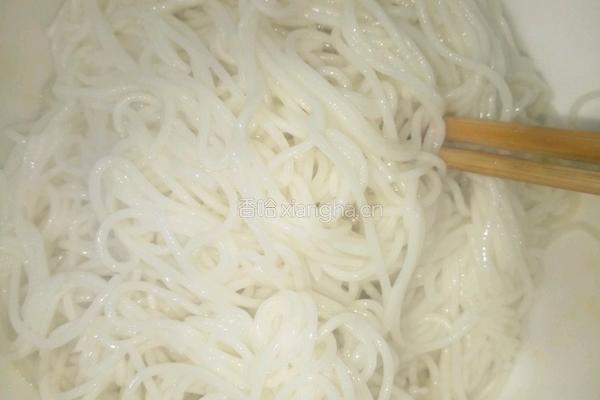 鸡蛋龙须饼的做法图解1