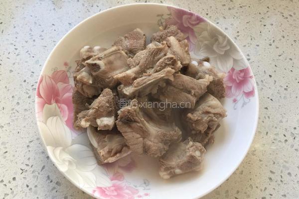 排骨炖土豆的做法图解2