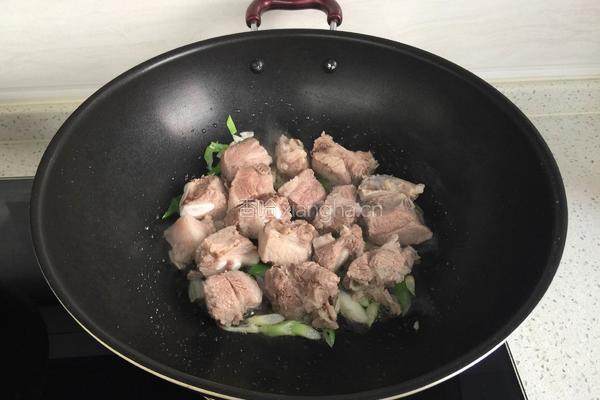 排骨炖土豆的做法图解6