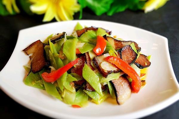 青笋炒腊肉的做法图解10
