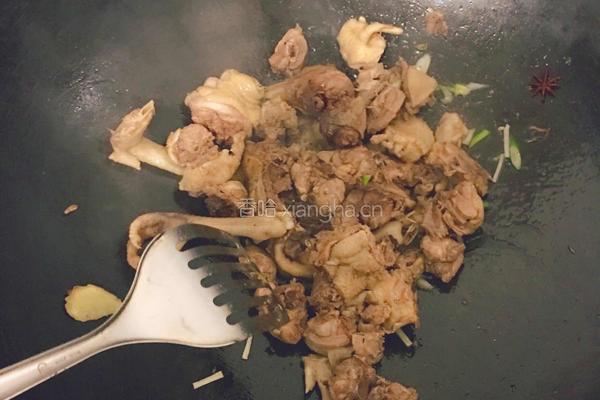 小鸡炖蘑菇的做法图解4