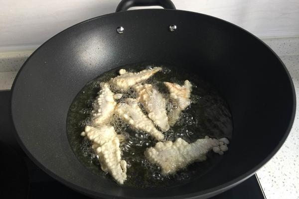 炸小黄花鱼的做法图解10