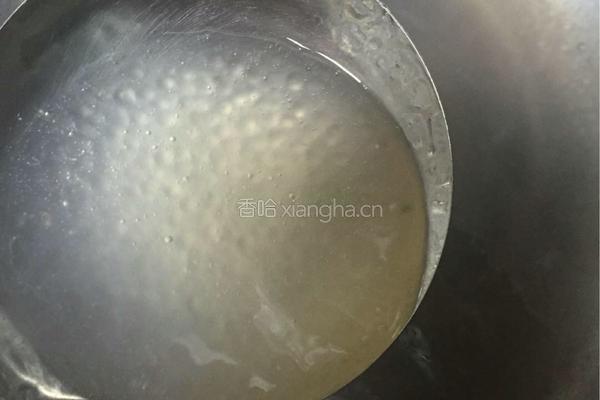 香梨银耳西米汤的做法图解4