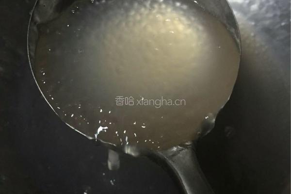 香梨银耳西米汤的做法图解5