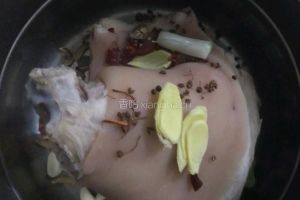 酱肘子的做法图解5