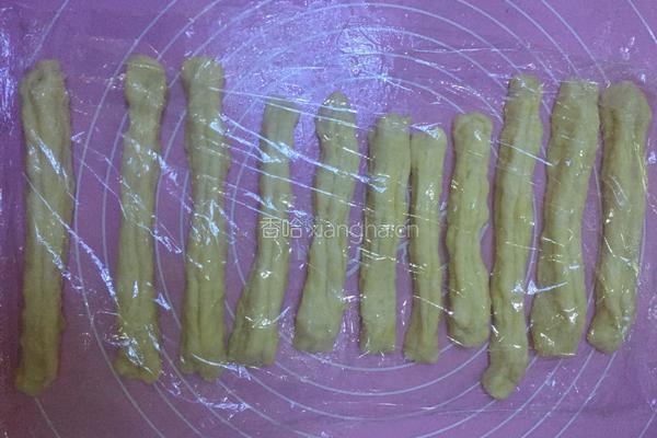 奶香小油条的做法图解11