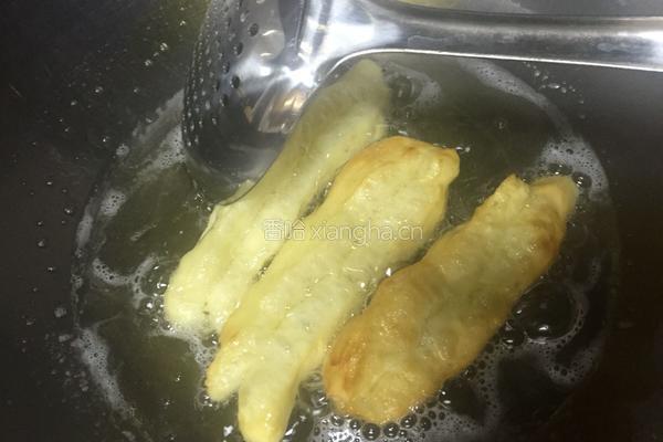奶香小油条的做法图解14