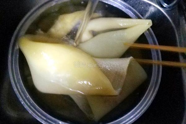 肉皮冻的做法图解3