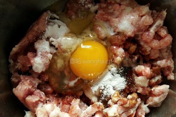 豆腐皮卷肉的做法图解1