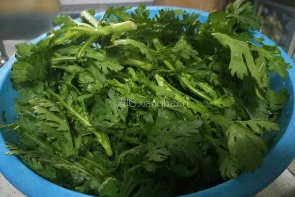 茼蒿蛋黄肉松团的做法图解2
