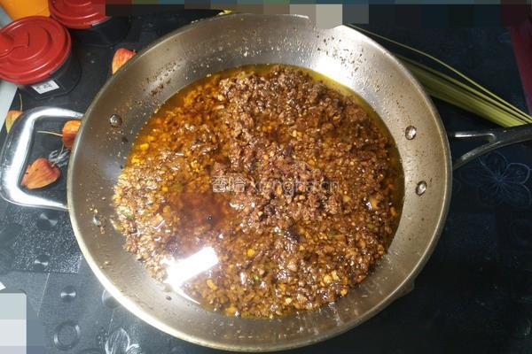 蒜香香菇牛肉酱的做法图解7