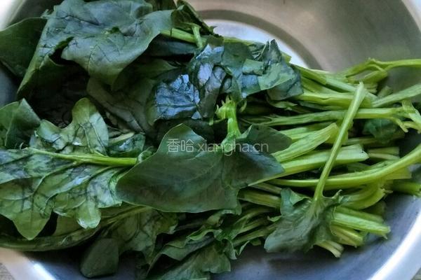 菠菜蛋花汤的做法图解1
