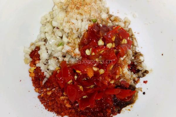 白肉土豆蒜沫的做法图解1