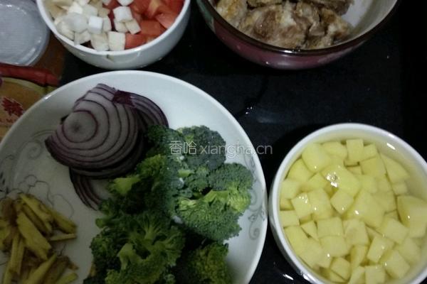 排骨闷饭的做法图解1