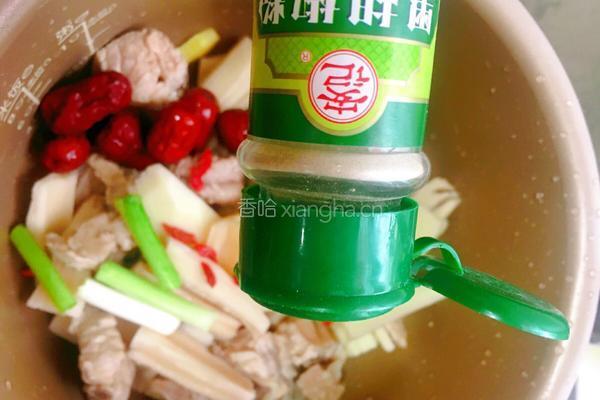 莲藕排骨汤的做法图解9