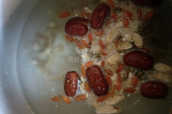 花旗参石斛乌鸡汤的做法图解4
