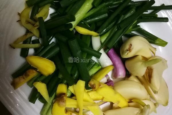 葱爆虾的做法图解2