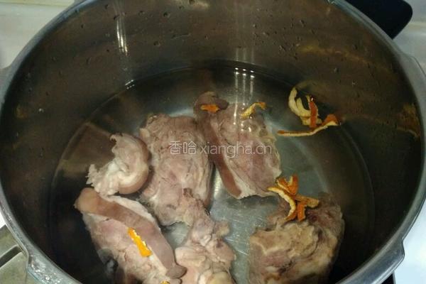 酱香羊腿的做法图解1