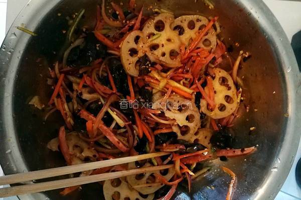 木耳藕片拌杂蔬的做法图解6