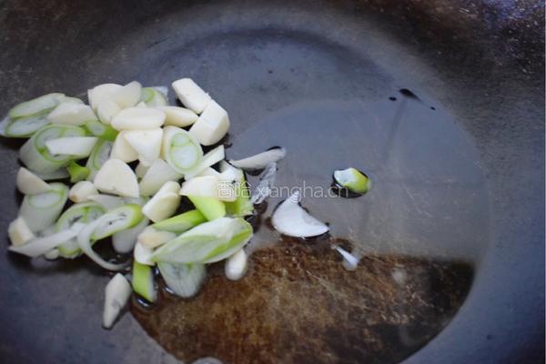 素菜炒面的做法图解3
