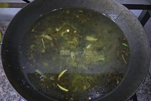 雪菜鸡蛋面的做法图解3