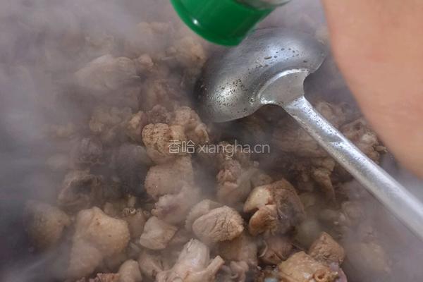 小鸡炖蘑菇的做法图解9